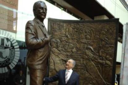 Gamboa Pascoe, presentando su estatua