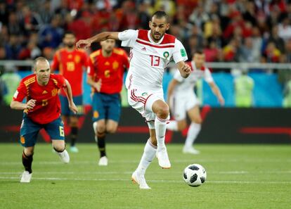 Boutaib durante la jugada del primer gol para Marruecos.