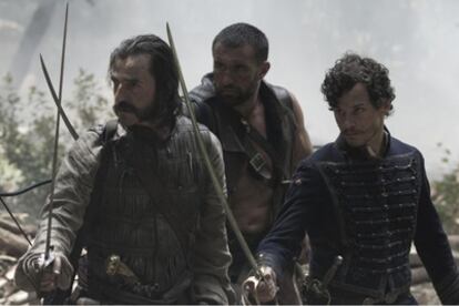 Santi Millán, a la izquierda, y Nicolas Giraud, a la derecha, en <i> Bruc... el desafío. </i>