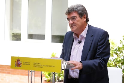 El ministro de Inclusión, Seguridad Social y Migraciones, José Luis Escrivá, presenta este viernes en Madrid un balance de la reforma del reglamento de Extranjería aprobada en el mes de octubre.