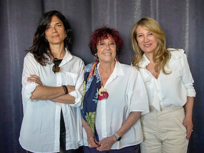 Clara Serra, Maruja Torres, Joana Bonet, en Círculo de Bellas Artes, este martes.