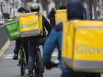 Trabajadores de Uber Eats y Glovo en Lisboa.