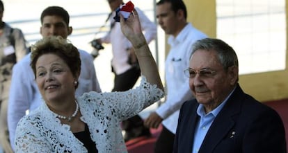 Raúl Castro y Dilma Rousseff durante la inauguración del Puerto de Mariel