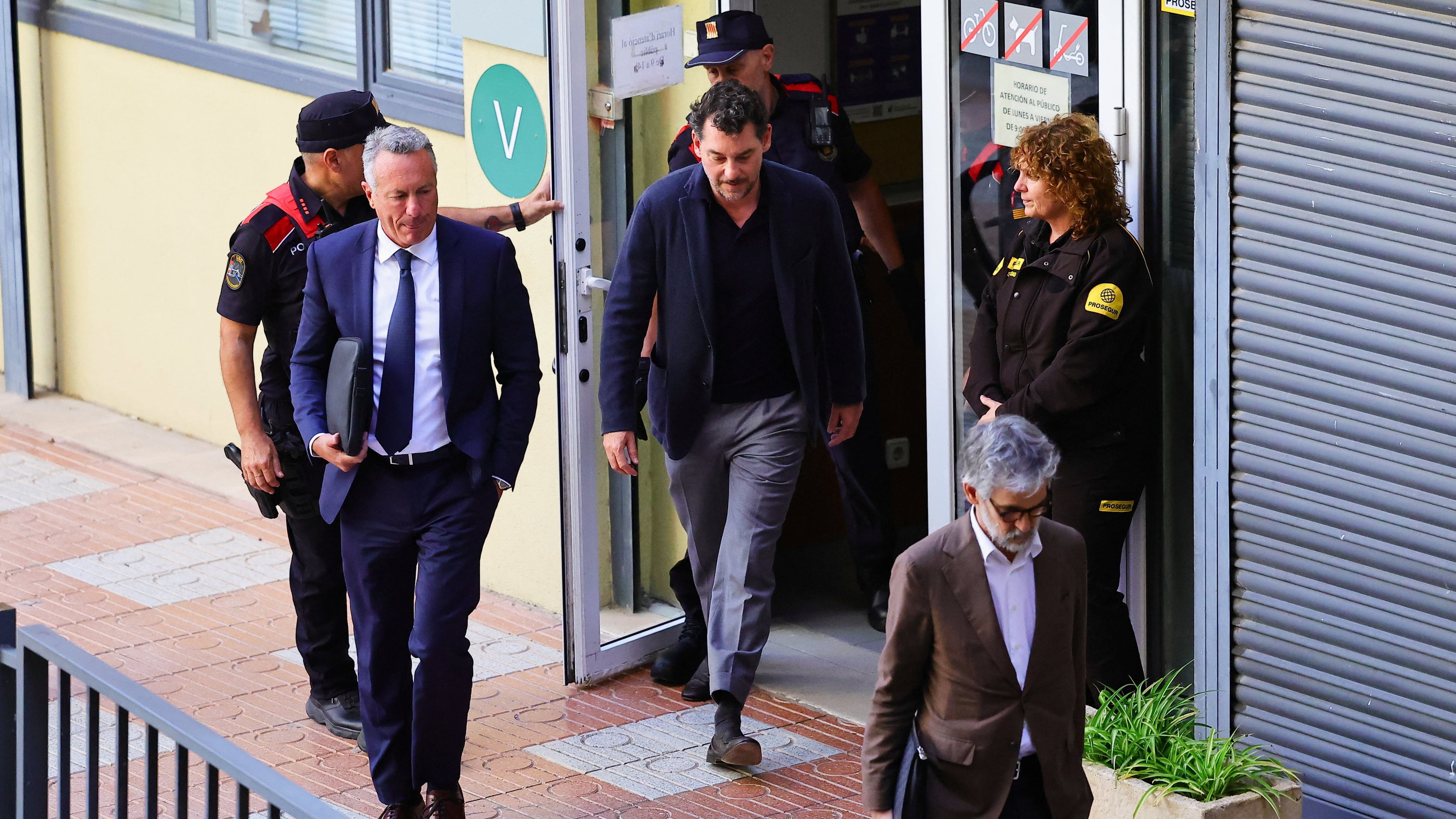 ¿Apoyo o cese? Así actúan las cotizadas ante una investigación penal como la de Jonathan Andic