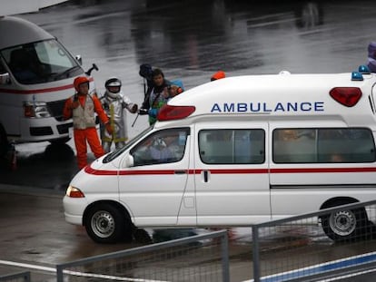 Una ambulància trasllada Bianchi a l'hospital després de l'accident.