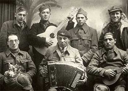 Fotografía de Luis Escobar tomada en Albacete que se encontró en el álbum personal del brigadista suizo Marcel Borloz.