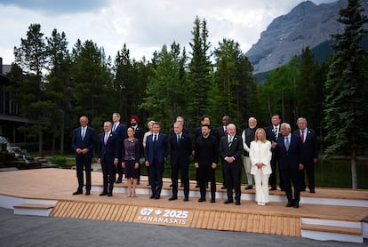 Los mandatarios asistentes a la cumbre del G-7 en Kananaskis (Canadá) para la foto de familia.