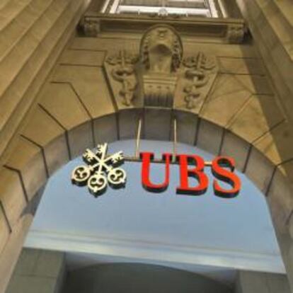 Fachada de una sucursal de UBS