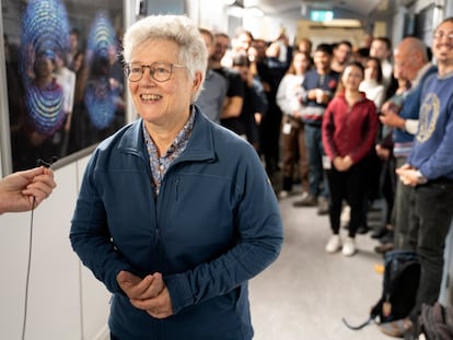 Anne L'Huillier, premio Nobel de Física 2023, atiende a la prensa en la Universidad de Lund, Suecia, el pasado martes.