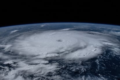 Imagen del huracán 'Beryl' a su paso por el Caribe tomada desde la Estación Espacial Internacional, el 1 de julio de 2024.