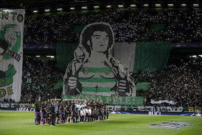 Ambiente en el estadio Alvalade antes del comienzo del partido de Liga de Campeones entre el Sporting Lisboa y en Real Madrid, en Lisboa (Portugal).