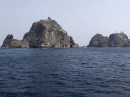 COREA JAPÓN:JYH104 DOKDO (COREA DEL SUR) 04/04/2013.- Vista de los islotes de Dodko, situados entre Corea del Sur y Japón. EFE/Archivo