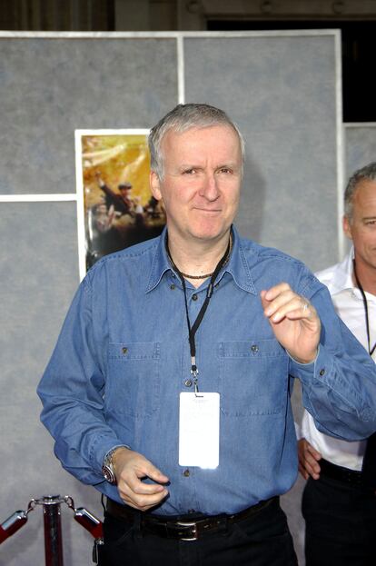 James Cameron vivía en su automóvil antes de vender los derechos cinematográficos de ‘Terminator’. A pesar de vivir en la calle, estaba decidido a sacar su guion adelante. Finalmente, le vendió los derechos por un euro a Gale Anne Hurd a cambio de que él fuera el director. La película llegó a recaudar más de 75 millones en las taquillas de todo el mundo. Luego llegaría su gran éxito con 'Titanic', que sería la película más taquillera de la historia hasta que fue desbancada por 'Avatar', otro de sus filmes.