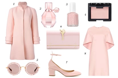 1. Giamba Abrigo de cuello alto 2. Viktor & Rolf Perfume 'Flowerbomb' 3. Essie Laca de uñas 4. Nars Colorete nacarado 5. Miu Miu Gafas de sol con glitter 6. Valentino Cluth rígido con detalle dorado 7. Valentino Garavanni Zapatos de tacón medio con pulsera 8. Valentino Vestido con capa.