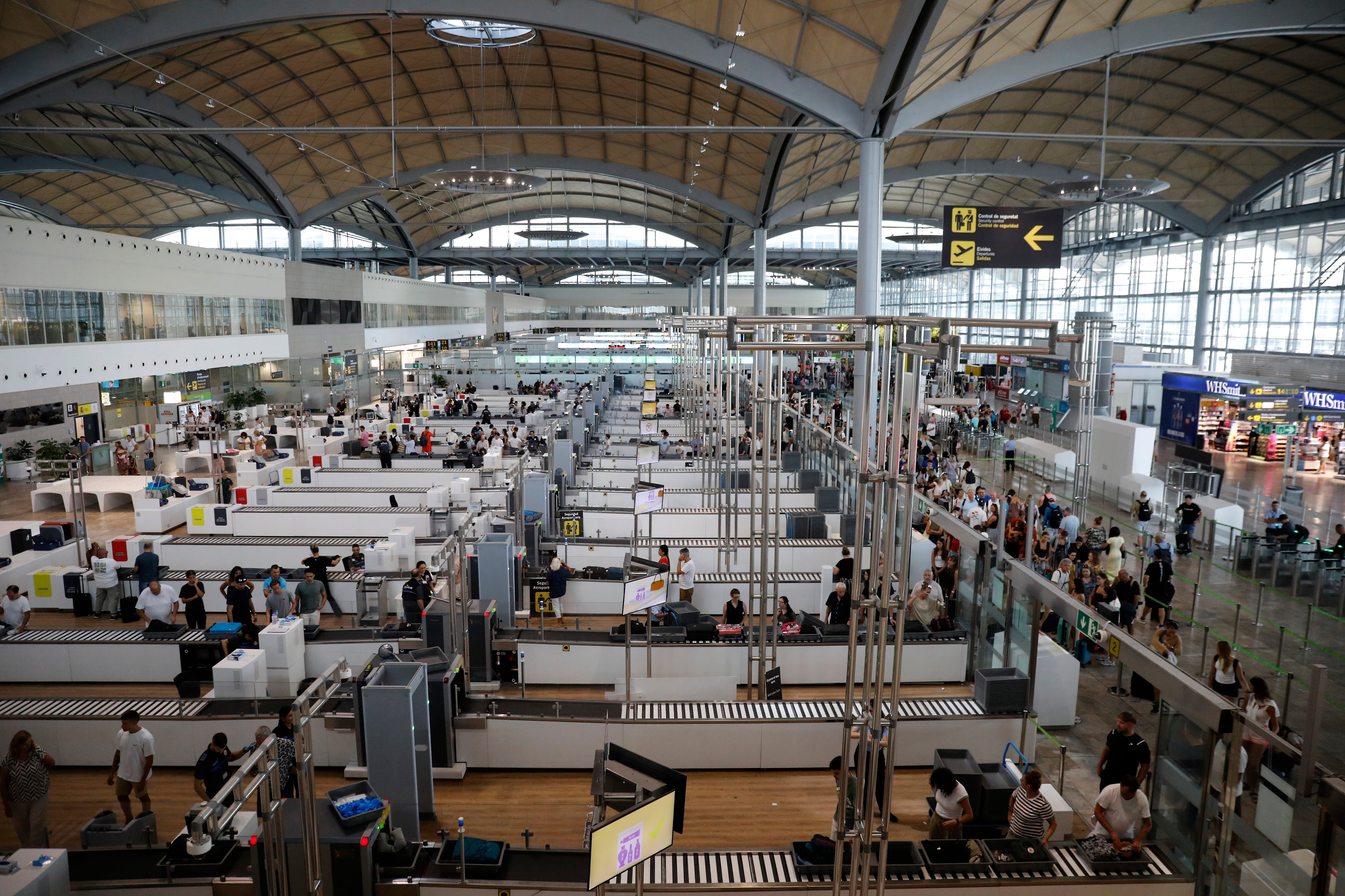 La zona de embarque del aeropuerto Alicante-Elche, el 22 de julio.