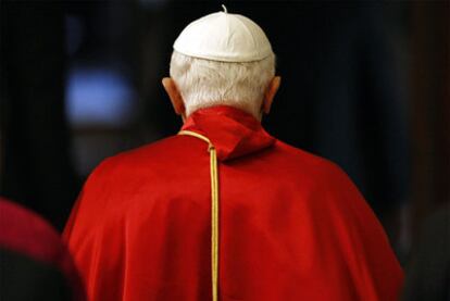 El papa Benedicto XVI, después de celebrar la misa.