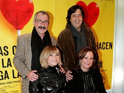 De izquierda a derecha, Pasión Vega, Rosario Pardo, José Sacristán y Manuel Gómez Pereira.
