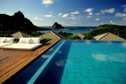 Piscina del hotel Pousada Maravilha, en la isla de Fernando de Noronha (Pernambuco, Brasil).