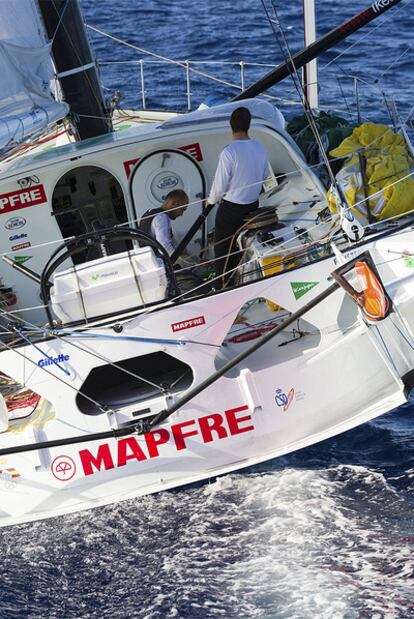 Iker Martínez and Xabi Fernández on board the Mapfre.