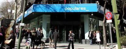 Fachada de la sede el PP en 2007, antes de las obras.