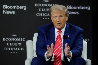 Donald Trump, durante la entrevista con Bloomberg News en el Club Económico de Chicago.