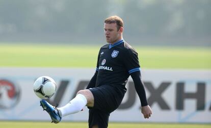 Rooney, en un entrenamiento de la selecci&oacute;n inglesa.