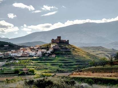 El pueblo de Trasmoz, coronado por el castillo del mismo nombre, situado en las faldas del Moncayo (Zaragoza).