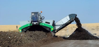 La recogida y transporte de residuos supone el 36% de la actividad del sector. 