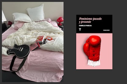 Fotografía de la cuenta de Instagram de Rosalía, publicada el 7 de septiembre, en la que se distingue junto a la guitarra la contraportada del libro 'Femenismo pasado y presente', de Camille Paglia. También 'Lo más importante es saber atravesar el fuego', de Charles Bukowski.