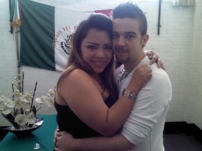 Sergi Forés con su esposa Juana María Barrera.