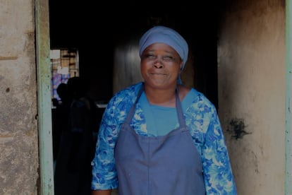 Desde el inicio del programa, Milicent fue una de las primeras madres en trabajar como voluntaria preparando los menús en la escuela.