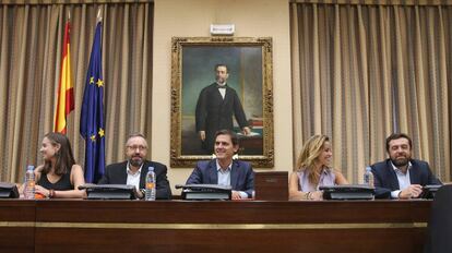 Reuni&oacute;n del grupo parlamentario de Ciudadanos el lunes. En el centro, Albert Rivera.