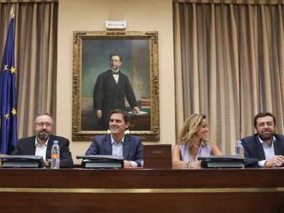 Reuni&oacute;n del grupo parlamentario de Ciudadanos el lunes. En el centro, Albert Rivera.