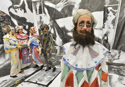 Figurantes seleccionados y vestidos por Spartacus Chetwynd.