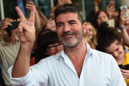 Simon Cowell a sí mismo

Más de un millón de euros supuso el coste total de la gigantesca fiesta del 50 cumpleaños de Simon Cowell, influyente productor y jurado televisivo. Celebrada en una finca al norte de Londres, los 400 invitados al evento, entre los que se encontraban Gordon Ramsay, James Corden, Kate Moss o Naomi Campbell, sostienen que se trató de “la fiesta de la década”. Leona Lewis o Earth, Wind and Fire fueron algunos de los artistas que amenizaron la velada.