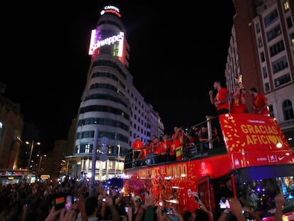 El combinado nacional recorre este lunes las calles de Madrid.