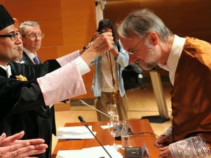 El rector de la Polit&eacute;cnica, Francisco Mora, inviste doctor &#039;honoris causa&#039; a  Karlheinz Brandenburg.