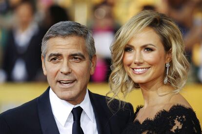 El verano fue también época de rupturas. En el caso de George Clooney, coincidía con que su relación con la exluchadora Stacy Kiebler cumplía dos años, por lo que era hora de respirar. Al actor, las novias no suelen durarle más de 24 meses, por lo que esta relación, por la que muy pocos apostaban, no fue la excepción. Y pasó por su vida sin pena ni gloria...