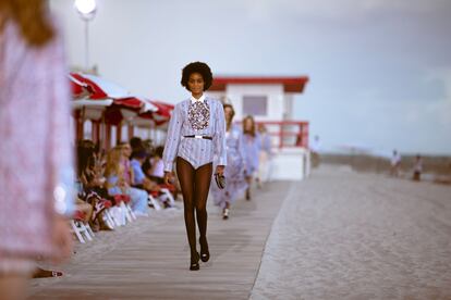 chanel_look-053-cruise-2022-23-show-in-miami-31-HD