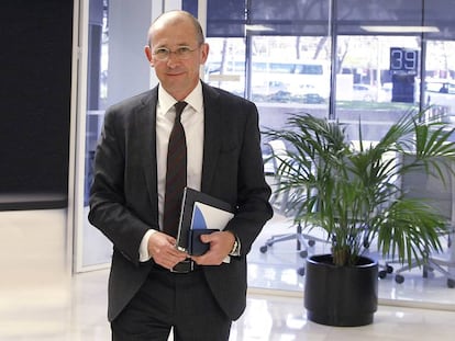 Carlos Espinós, consejero delegado de Hispasat, ayer en la sede del operador de satélites en Madrid. pablo monge