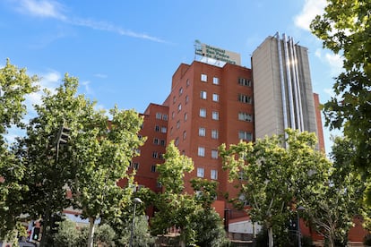 El Hospital San Pedro de Alcántara de Cáceres, donde seis personas han sido ingresadas por la legionela, este martes.