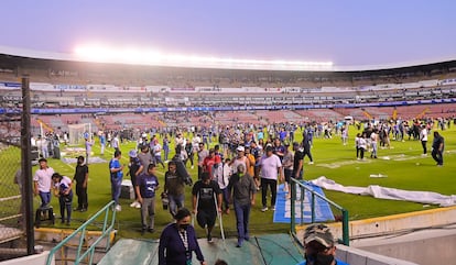 Vista general del estadio Corregidora de Querétaro tras la batalla campal.