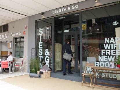 Siesta and Go, a new nap bar in Madrid's AZCA area.