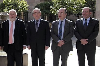 De izquierda a derecha, Salvador Esteve, presidente de la diputaci&oacute;n barcelonesa; Josep Poblet (Tarragona), Carles Torramad&eacute; (Girona) y Joan Re&ntilde;&eacute; (Lleida). 