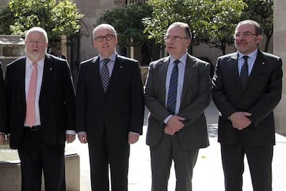 De izquierda a derecha, Salvador Esteve, presidente de la diputación barcelonesa; Josep Poblet (Tarragona), Carles Torramadé (Girona) y Joan Reñé (Lleida).