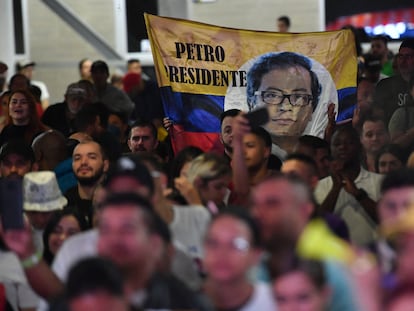 Seguidores de Gustavo Petro, presidente electo de Colombia, en Medellín, este domingo 19 de junio.
