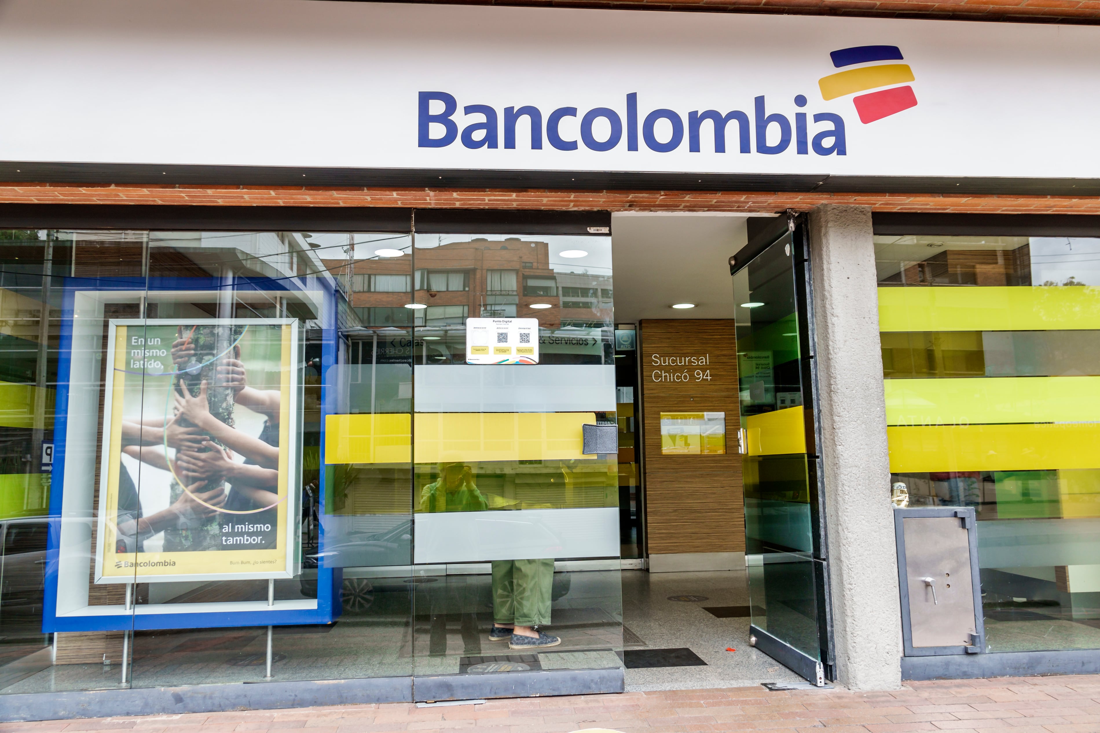 Bancolombia y Davivienda: Cómo hacer transferencias bancarias digitales gratis en Colombia