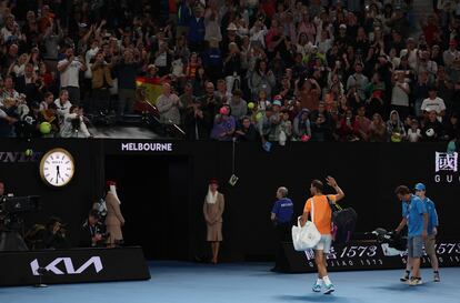 Nadal se despide de la grada de Melbourne.