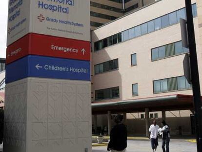 Hospital de Atlanta donde se encuentra bajo vigilancia el paciente.