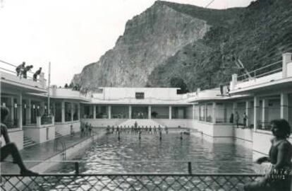 Balneario de Santa Cruz de Tenerife. El arquitecto Domingo Pisaca Burgada empezó a proyectarlo en 1929.